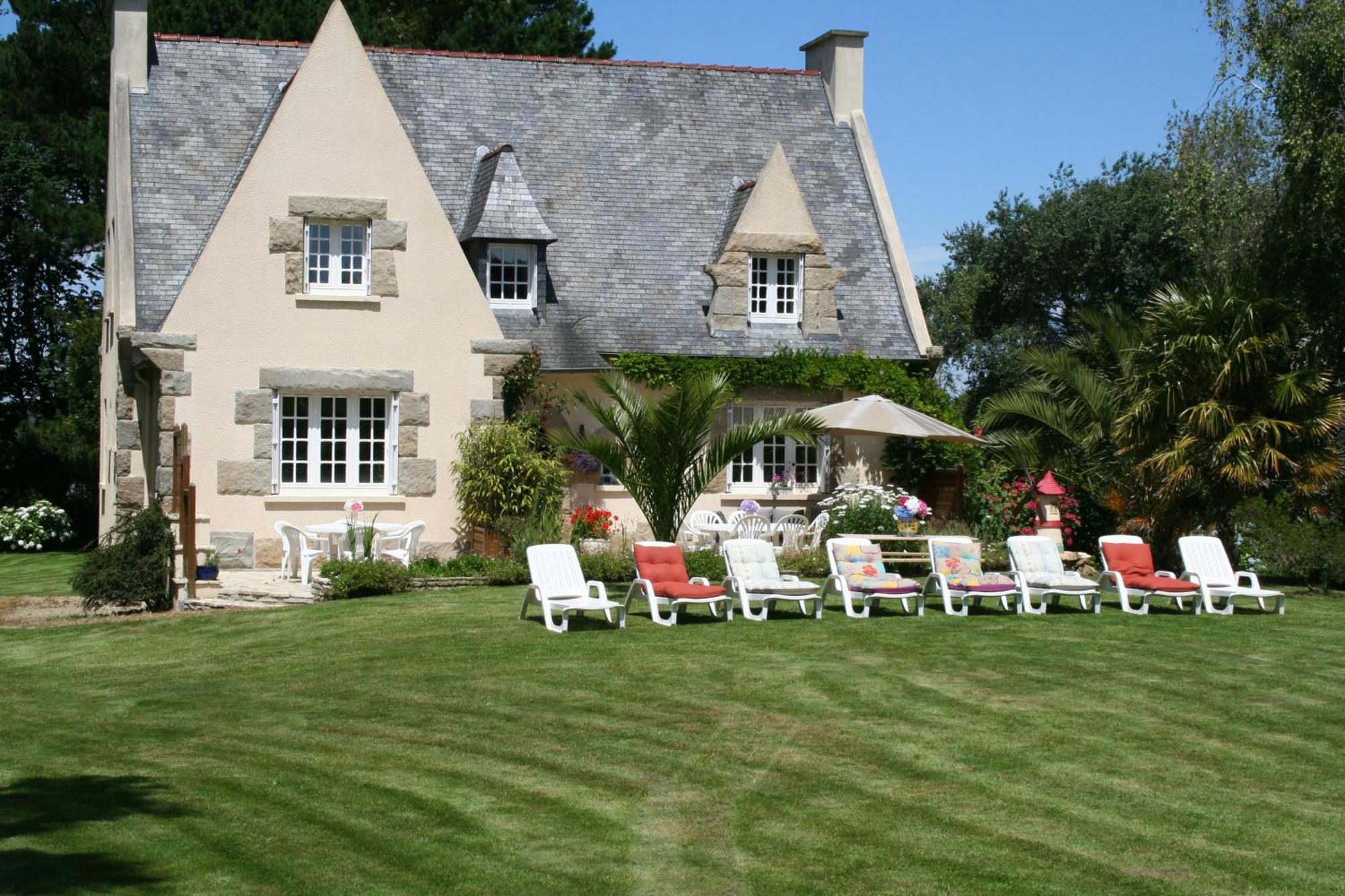 Chez Renee Et Raynal B&B Plounevez-Lochrist Luaran gambar