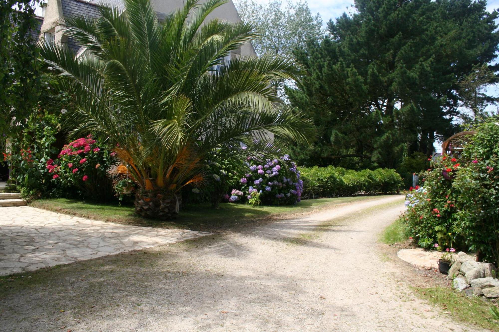 Chez Renee Et Raynal B&B Plounevez-Lochrist Luaran gambar