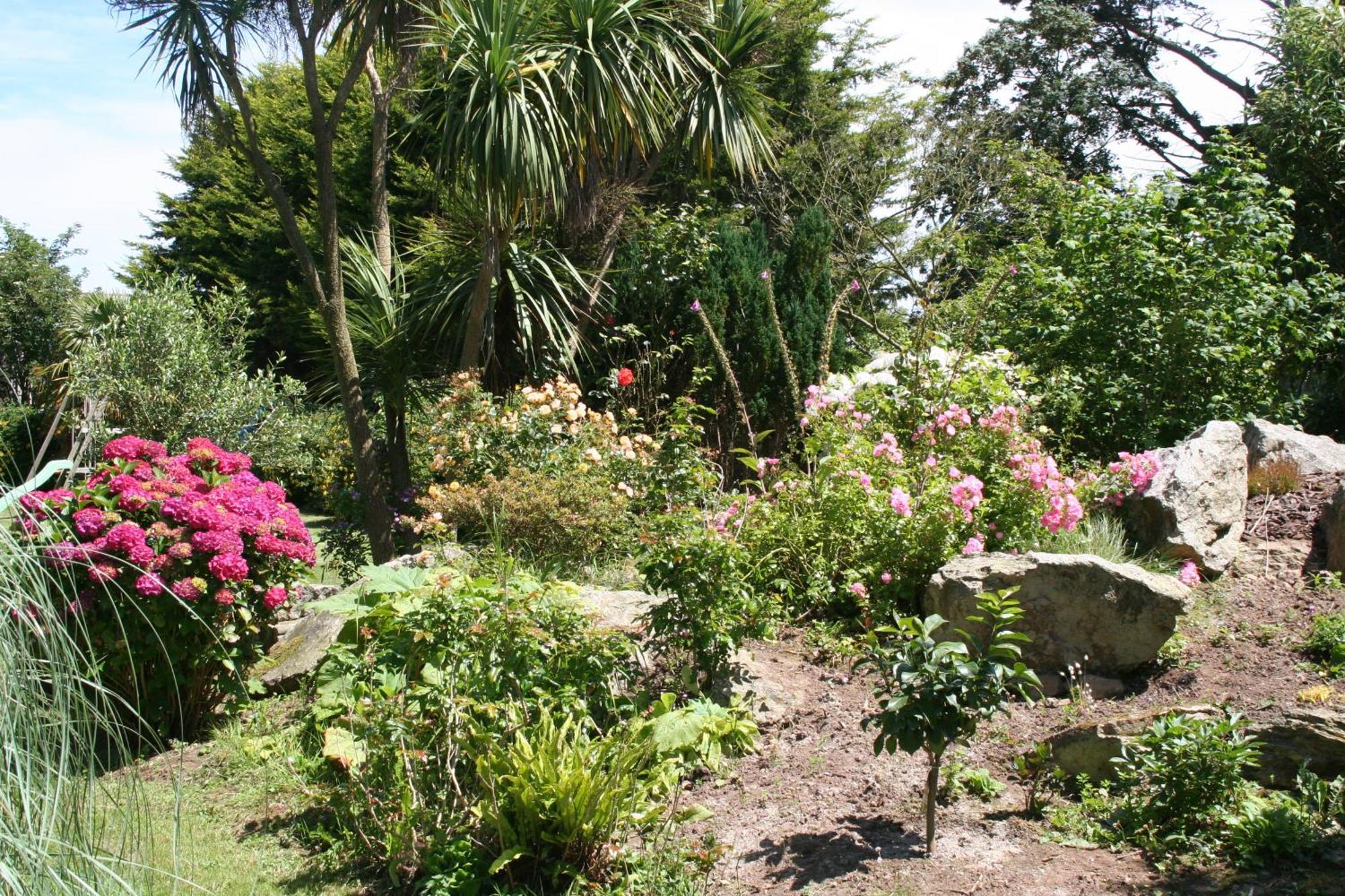 Chez Renee Et Raynal B&B Plounevez-Lochrist Luaran gambar
