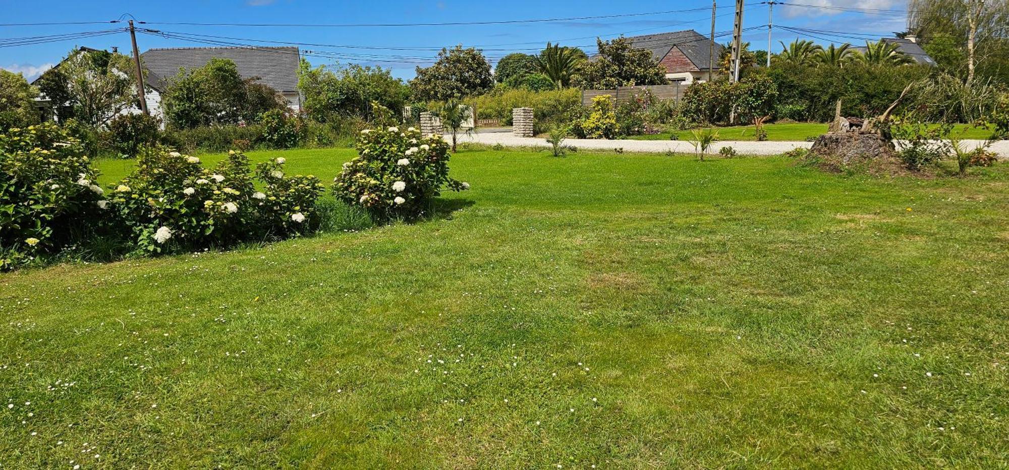 Chez Renee Et Raynal B&B Plounevez-Lochrist Luaran gambar