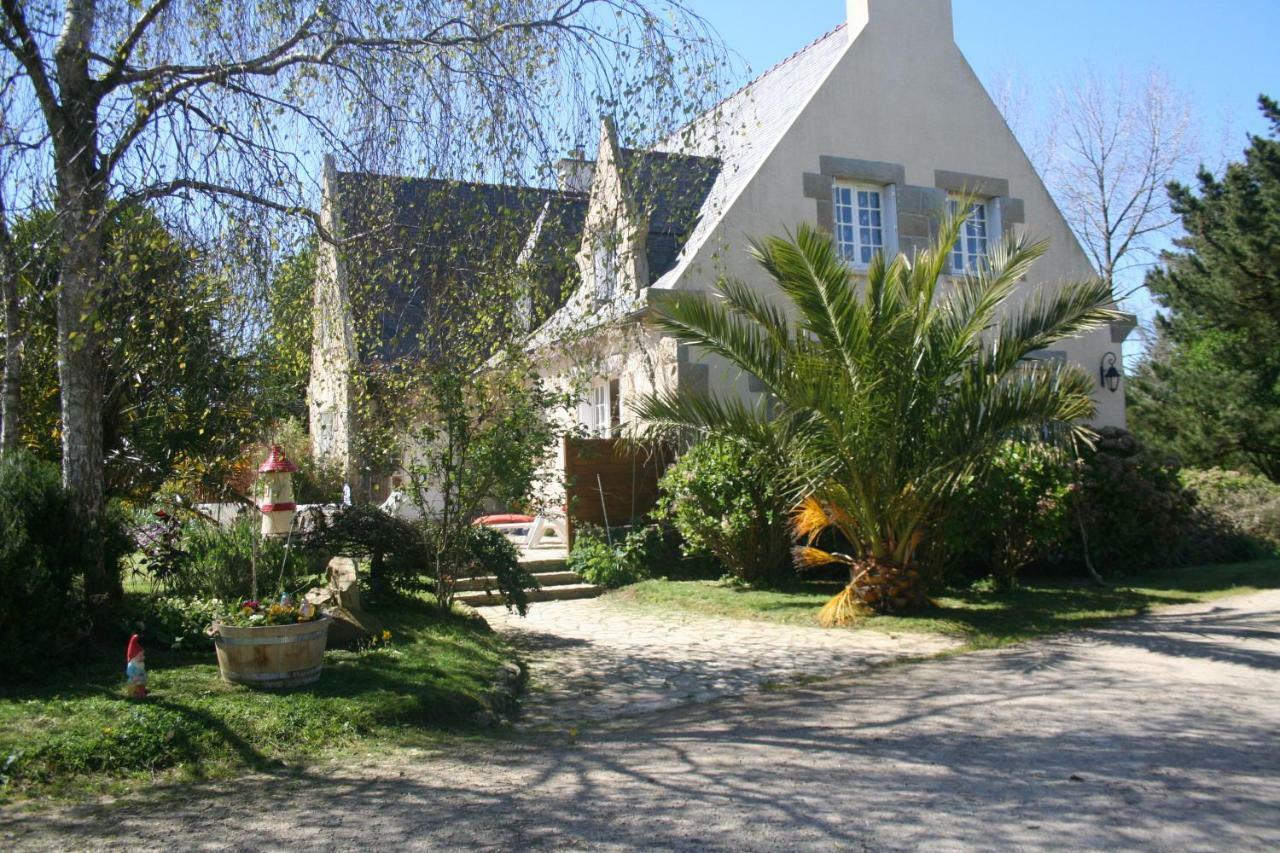 Chez Renee Et Raynal B&B Plounevez-Lochrist Luaran gambar