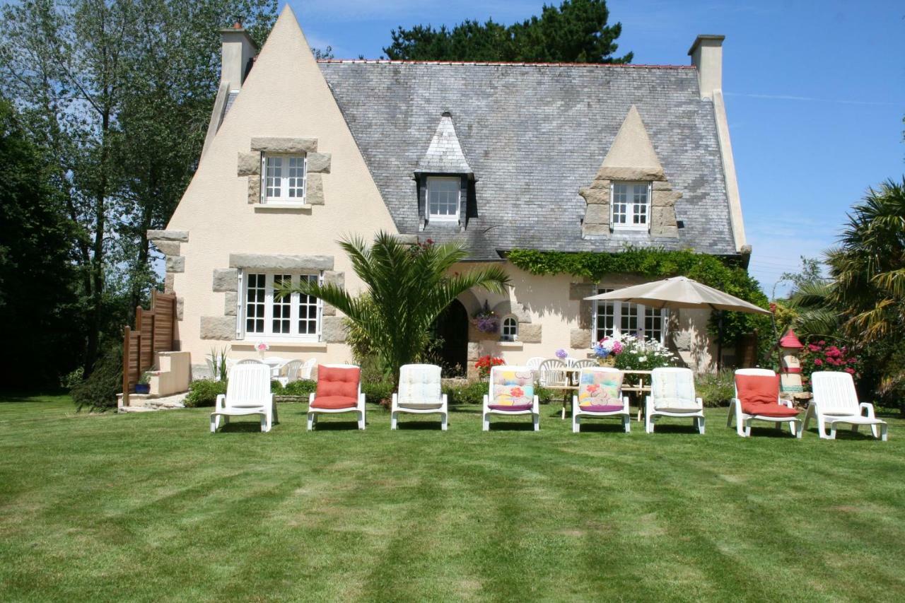 Chez Renee Et Raynal B&B Plounevez-Lochrist Luaran gambar