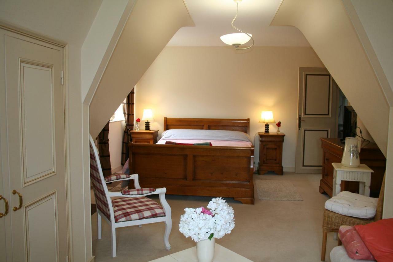 Chez Renee Et Raynal B&B Plounevez-Lochrist Luaran gambar