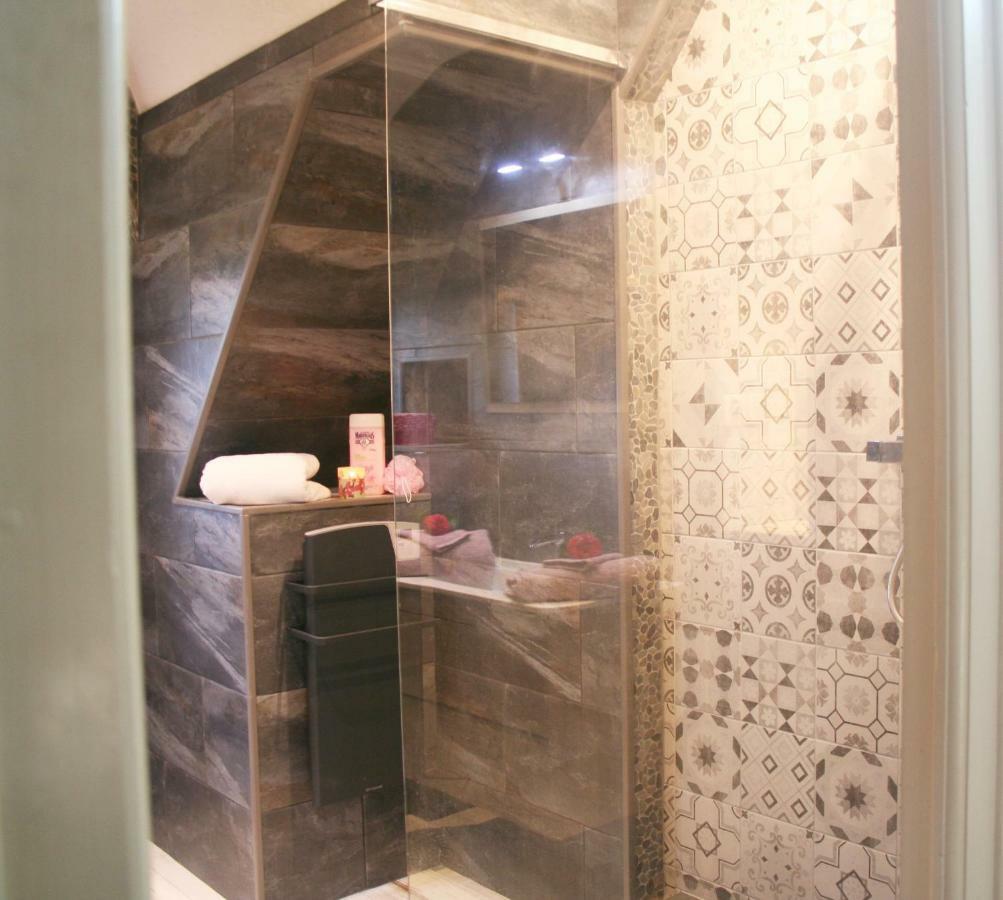 Chez Renee Et Raynal B&B Plounevez-Lochrist Luaran gambar