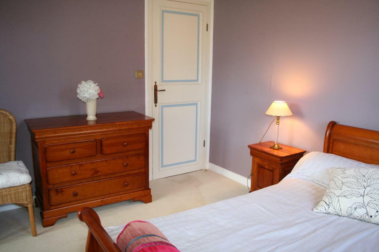 Chez Renee Et Raynal B&B Plounevez-Lochrist Luaran gambar