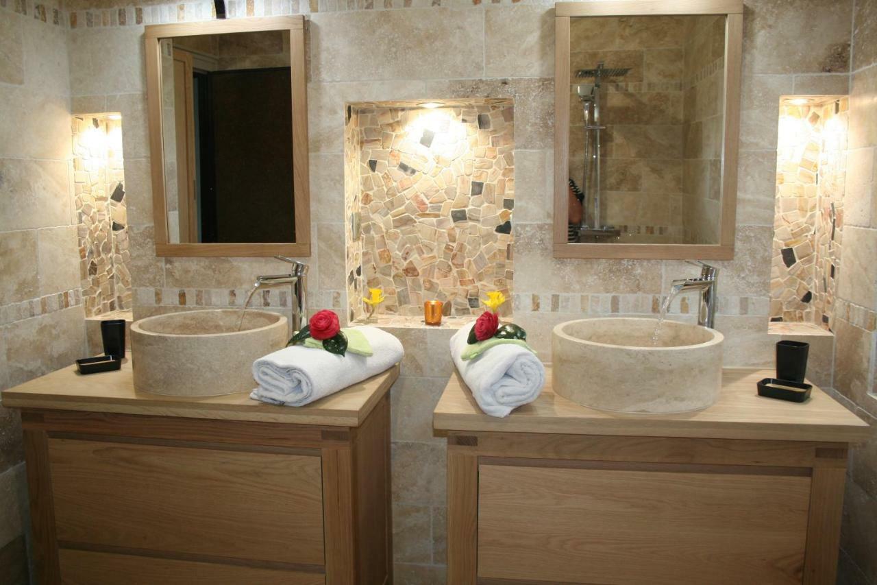 Chez Renee Et Raynal B&B Plounevez-Lochrist Luaran gambar